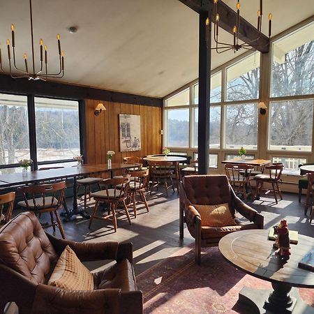 Mountaineer Inn West Dover Bagian luar foto