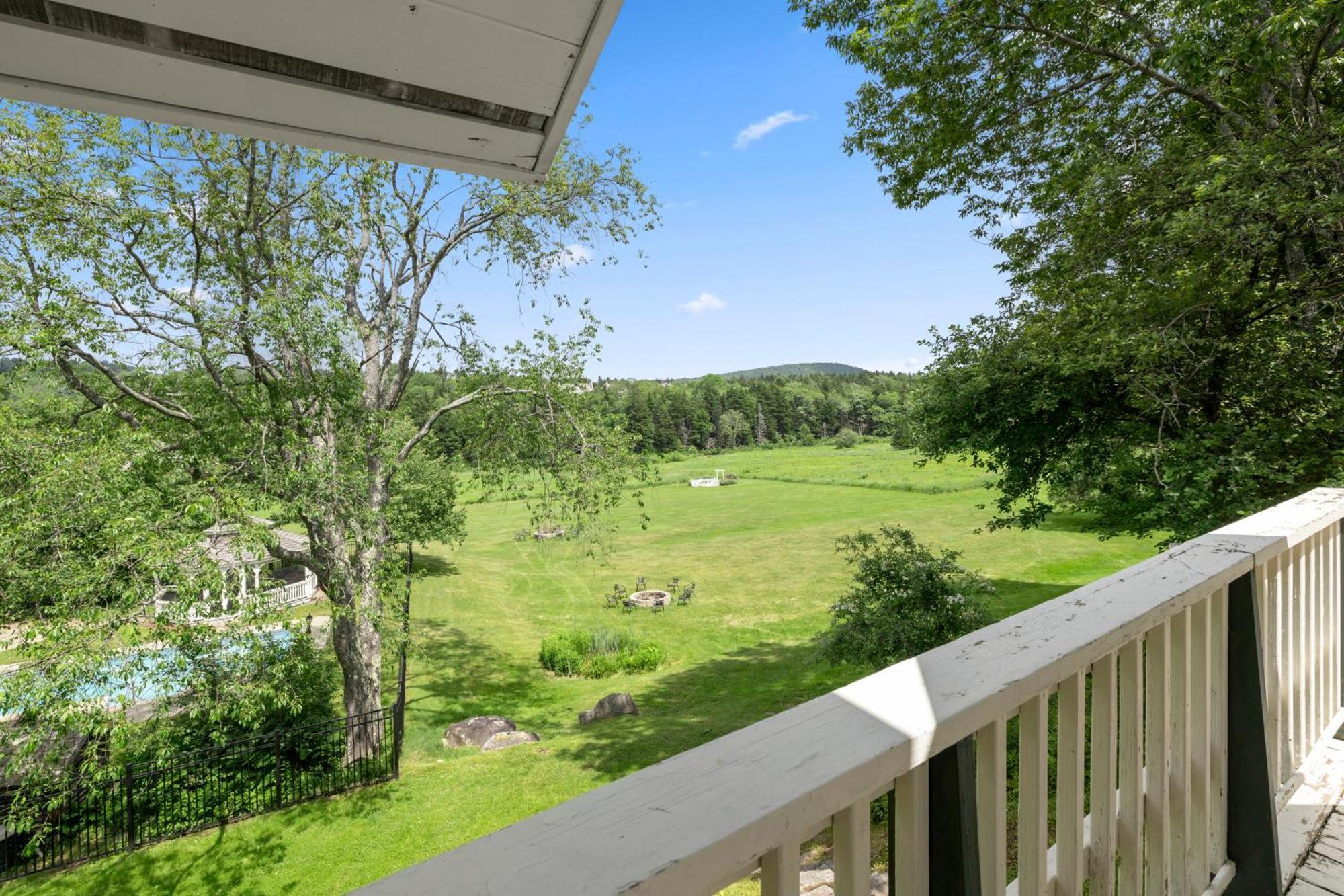 Mountaineer Inn West Dover Bagian luar foto