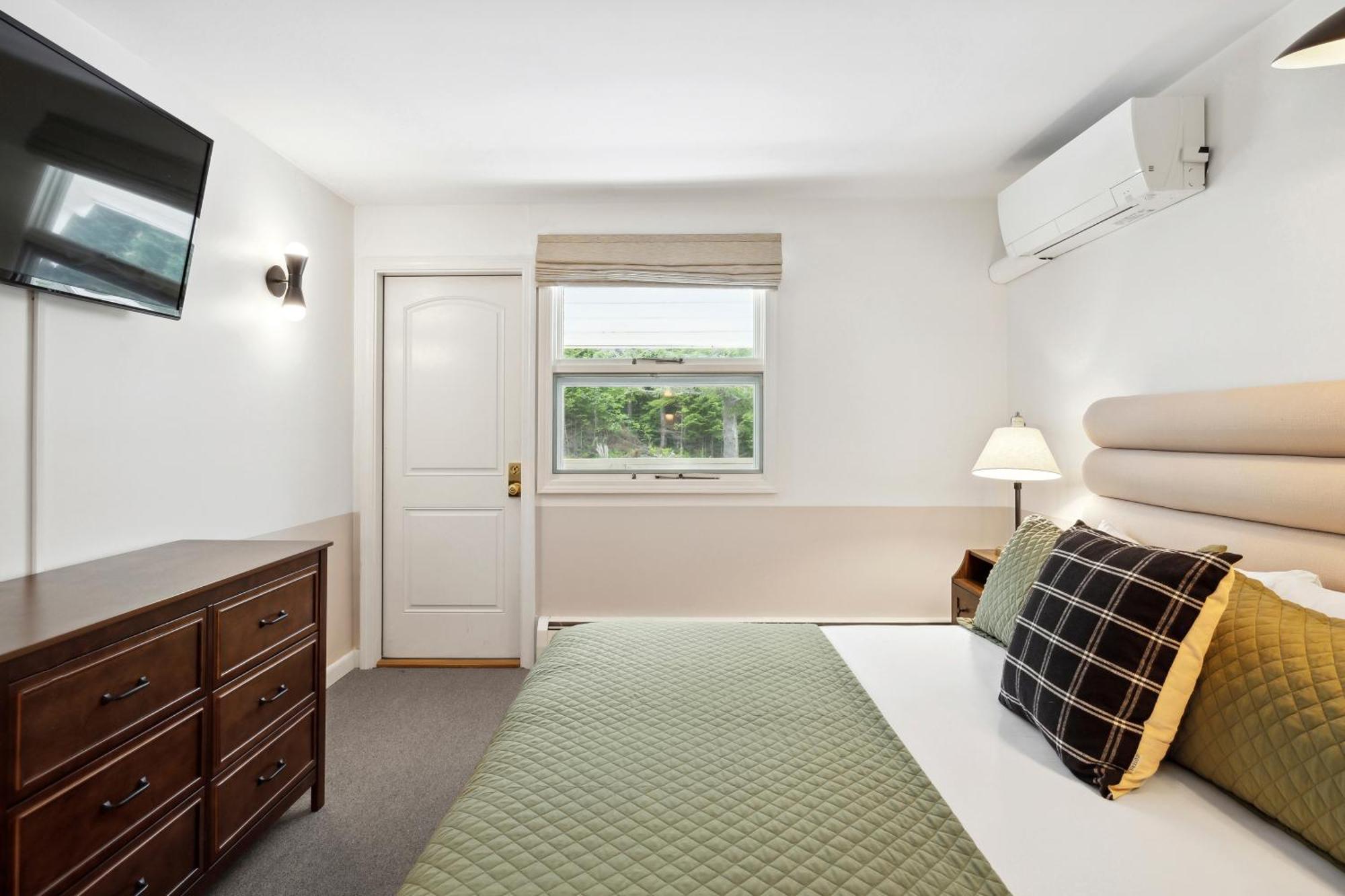 Mountaineer Inn West Dover Bagian luar foto